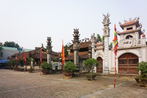  Đình cổ Hùng Lô là một trong những điểm đến hấp dẫn trong hành trình tour du lịch hàng ngày Hà Nội – Phú Thọ